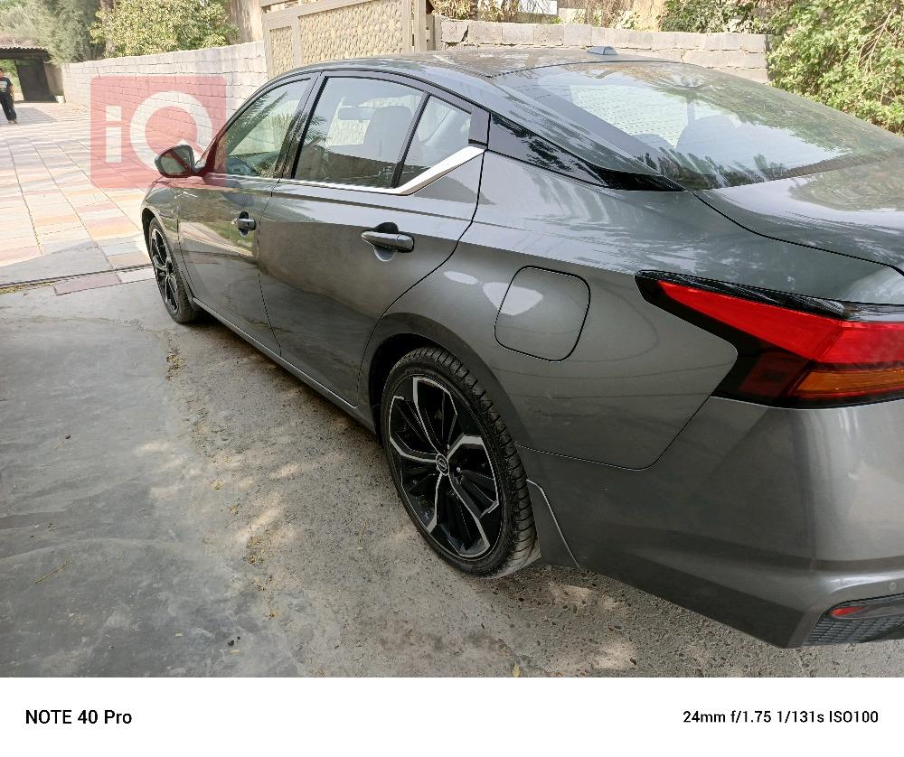 نيسان ألتيما